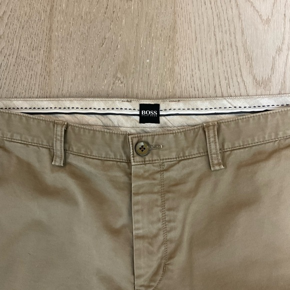 HUGO BOSS Beige Men’s Pants Never Worn - Picture 2 of 3